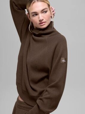 Alo Waffle Weekend Escape Mock Neck Long Sleeve Medium NWT